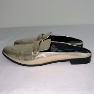 H&M gold loafer miles. Size 9 1/2.